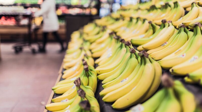 fruits grocery bananas market