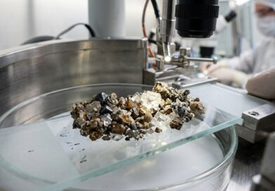 リュウグウの砂に太古の「濃い塩水」痕跡、生命の材料を濃縮か　京大など解明