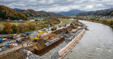 台風25号で決壊した千葉・印旛沼の堤防、緊急復旧工事の第1段階「荒締切工」が完了
